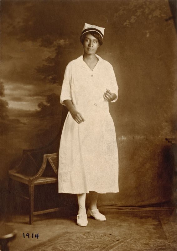 1914 Brewster Nursing School Graduate